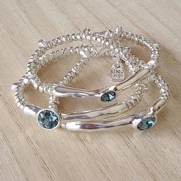 UNO de 50 Bracelet - DELIRIUM - Silver plated with Swarovski Blue Crystals - Picture 5 of 14